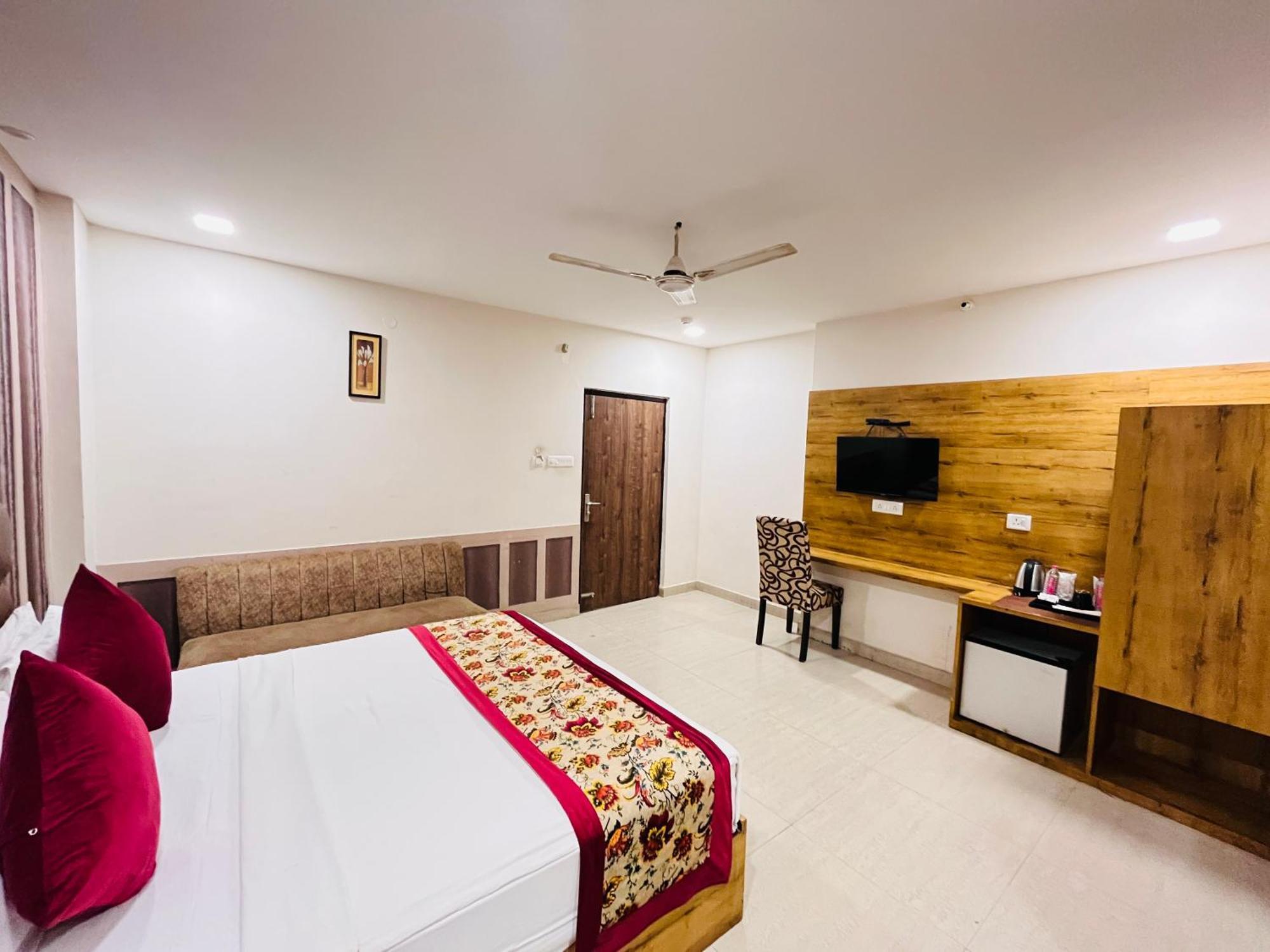 Ashoka Hotel Karol Bagh Delhi 뉴델리 외부 사진