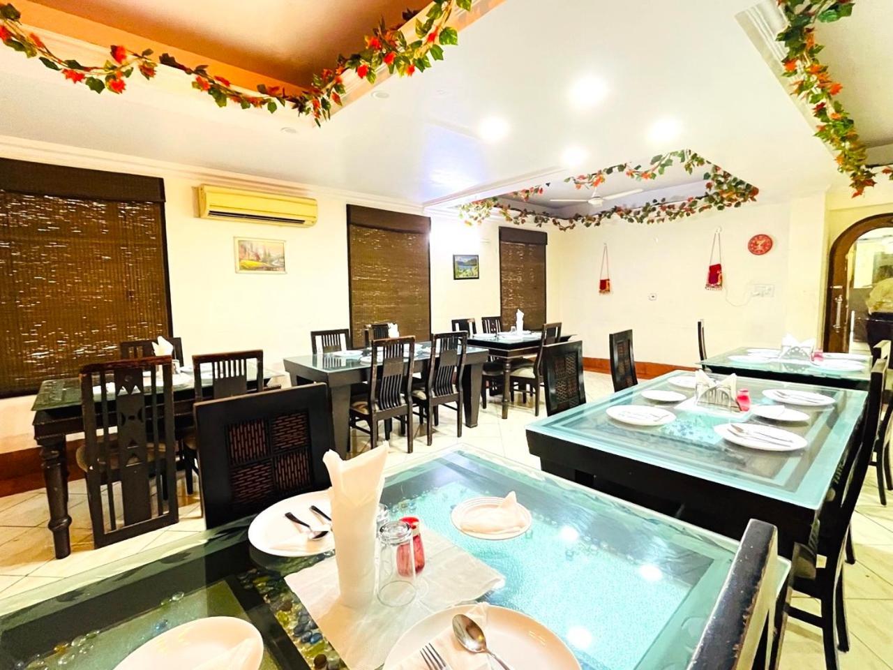 Ashoka Hotel Karol Bagh Delhi 뉴델리 외부 사진