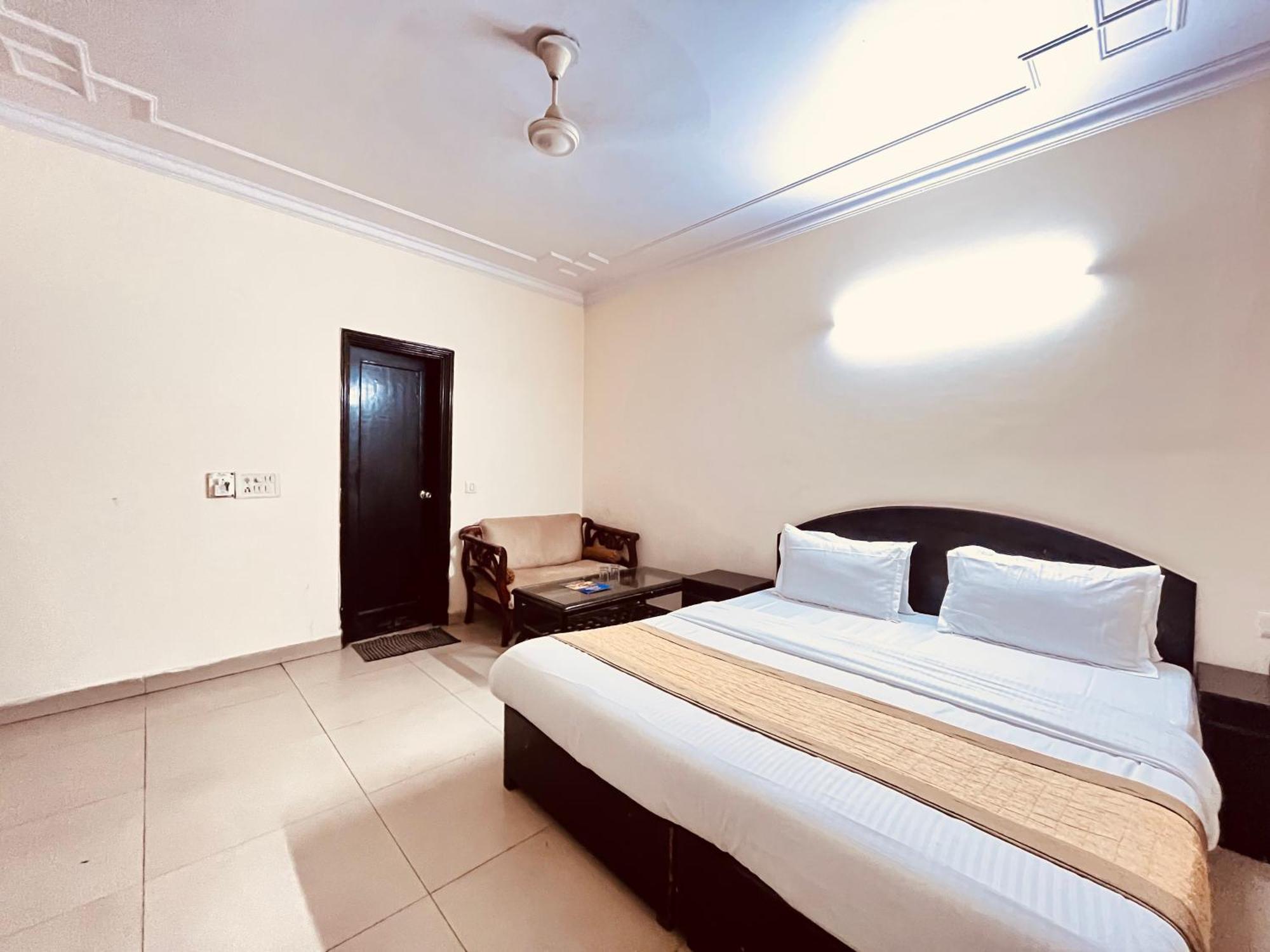 Ashoka Hotel Karol Bagh Delhi 뉴델리 외부 사진