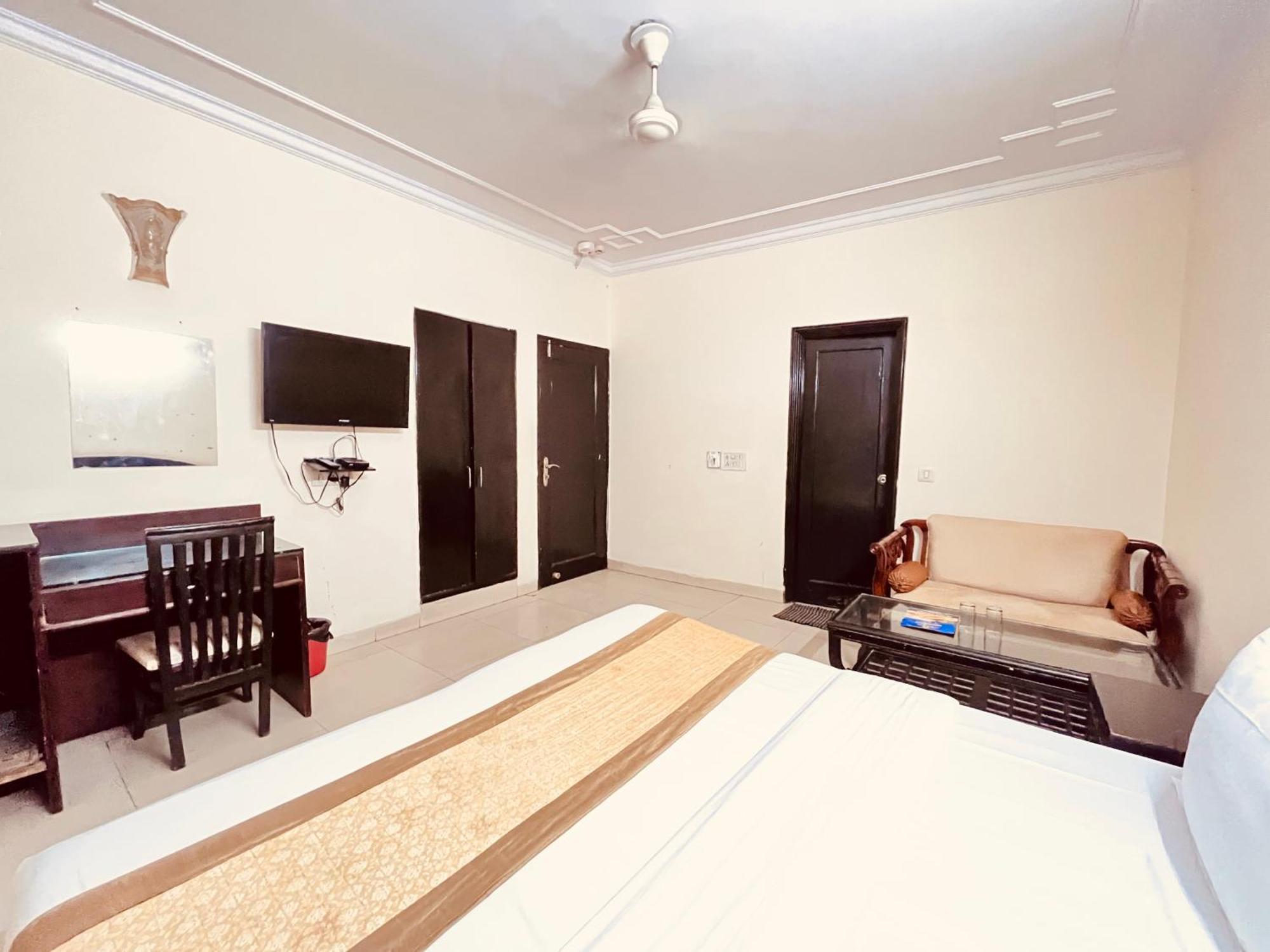 Ashoka Hotel Karol Bagh Delhi 뉴델리 외부 사진